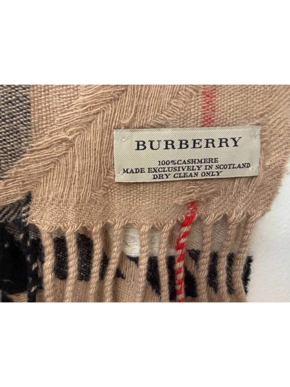 Women's Accessory ~ Burberry ~ 100 % Cashmere Scarf ~ - Picture 6 of 6